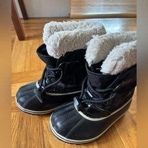Sorel Little Kid’s Snow Boots  ( size 10)